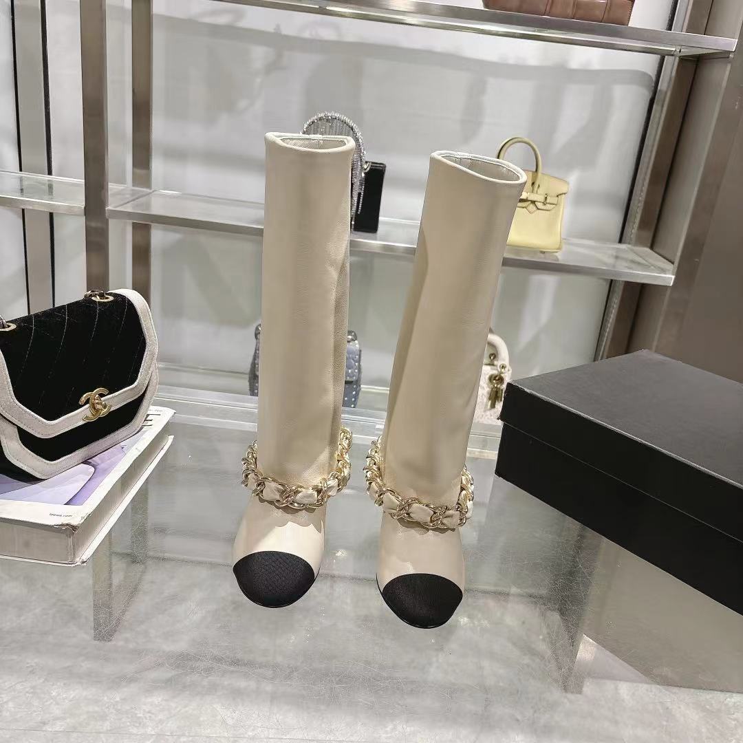 Chanel 25B Runway Chain Knee-High Boots – Autumn/Winter Collection