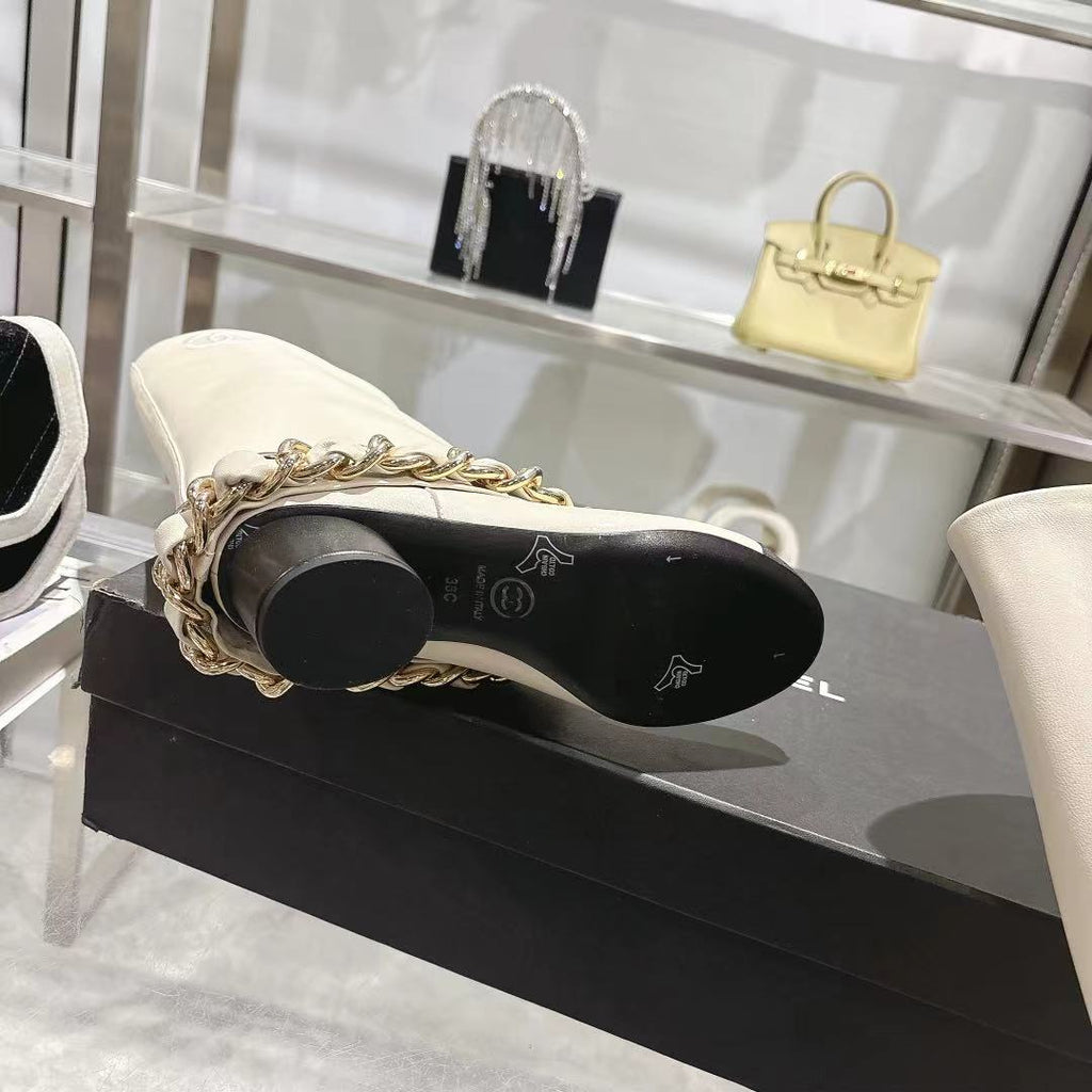Chanel 25B Runway Chain Knee-High Boots – Autumn/Winter Collection
