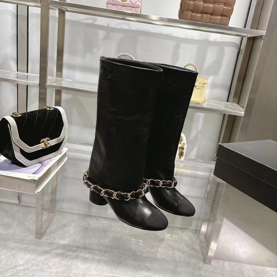 Chanel 25B Runway Chain Knee-High Boots – Autumn/Winter Collection
