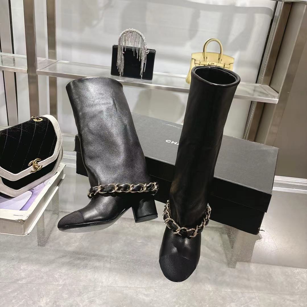 Chanel 25B Runway Chain Knee-High Boots – Autumn/Winter Collection