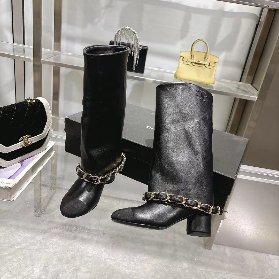 Chanel 25B Runway Chain Knee-High Boots – Autumn/Winter Collection