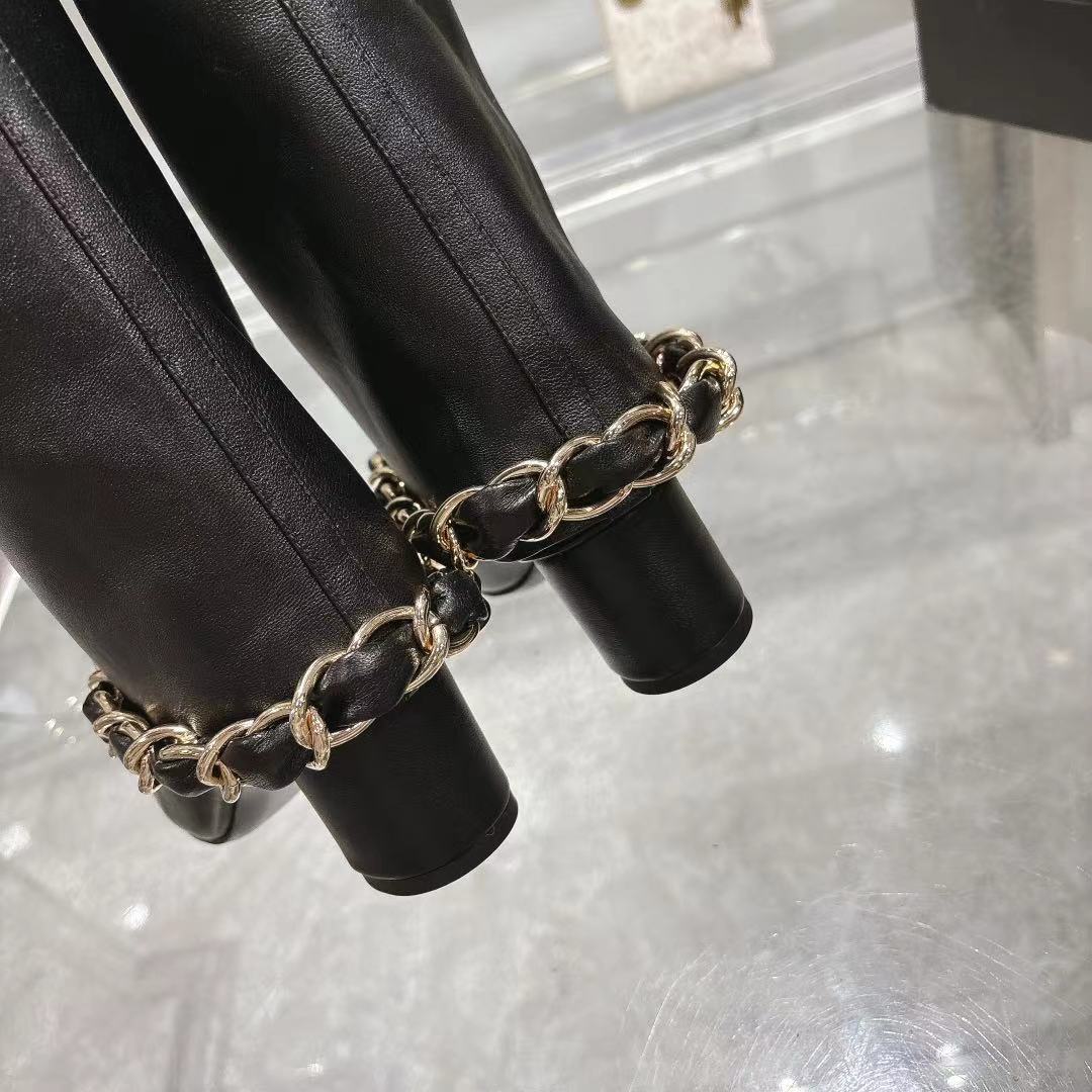 Chanel 25B Runway Chain Knee-High Boots – Autumn/Winter Collection