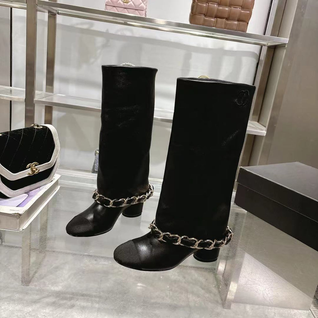 Chanel 25B Runway Chain Knee-High Boots – Autumn/Winter Collection