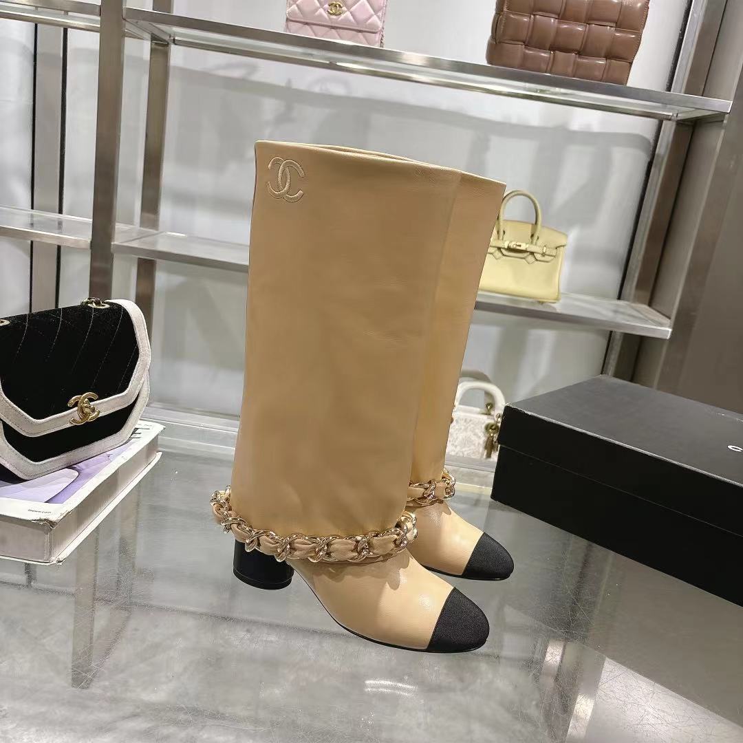 Chanel 25B Runway Chain Knee-High Boots – Autumn/Winter Collection