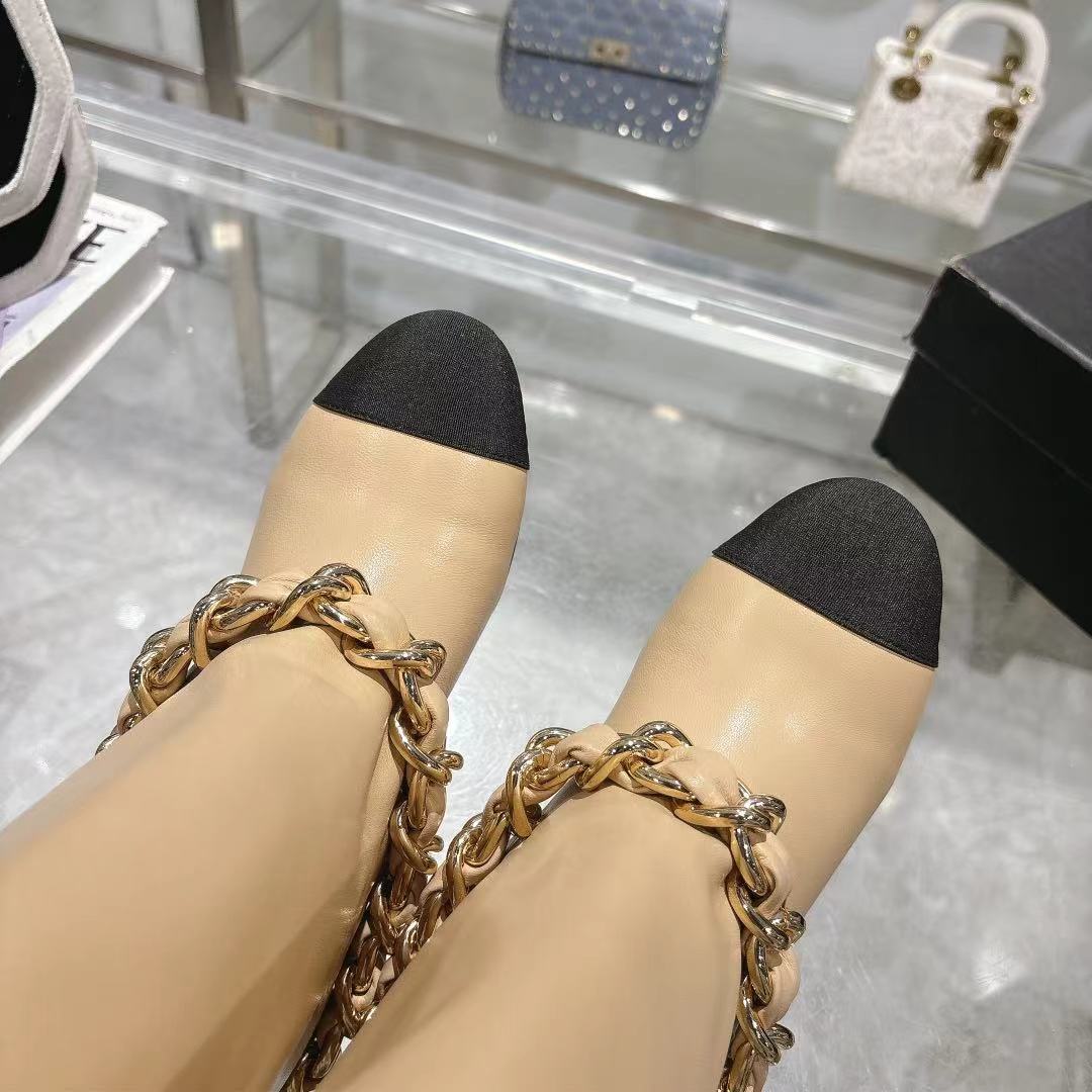 Chanel 25B Runway Chain Knee-High Boots – Autumn/Winter Collection