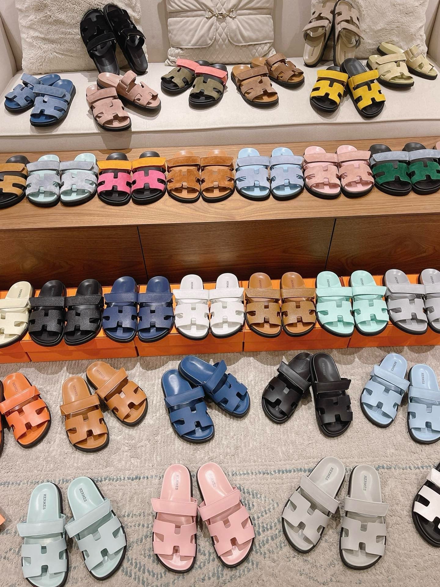Hermès Chypre Suede Unisex Slides