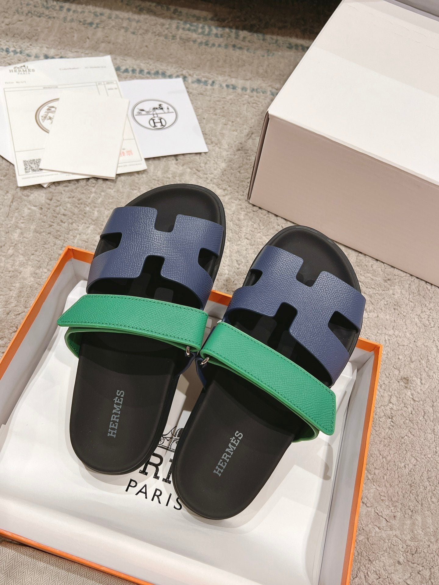 Hermès Chypre Suede Unisex Slides