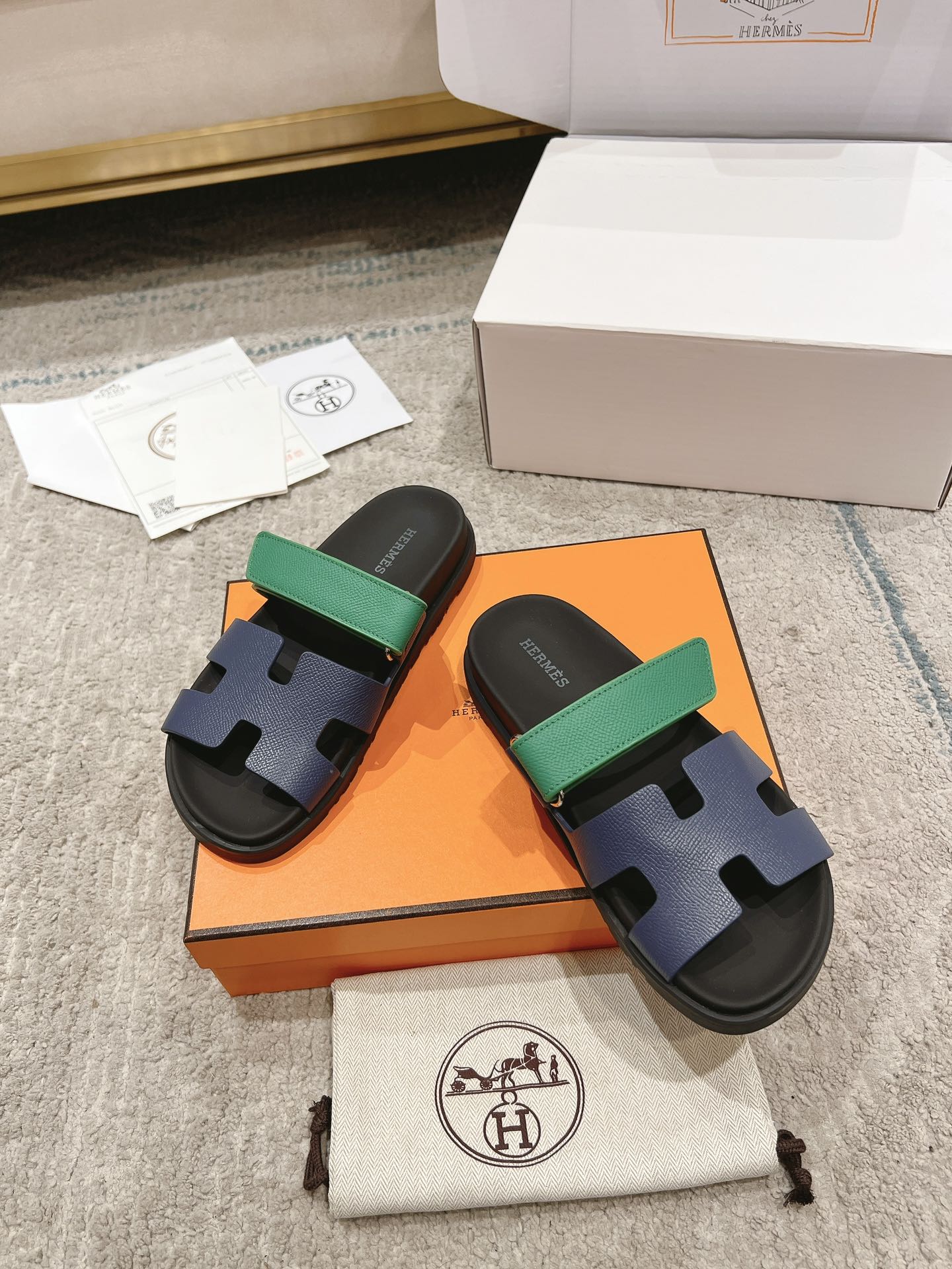 Hermès Chypre Suede Unisex Slides