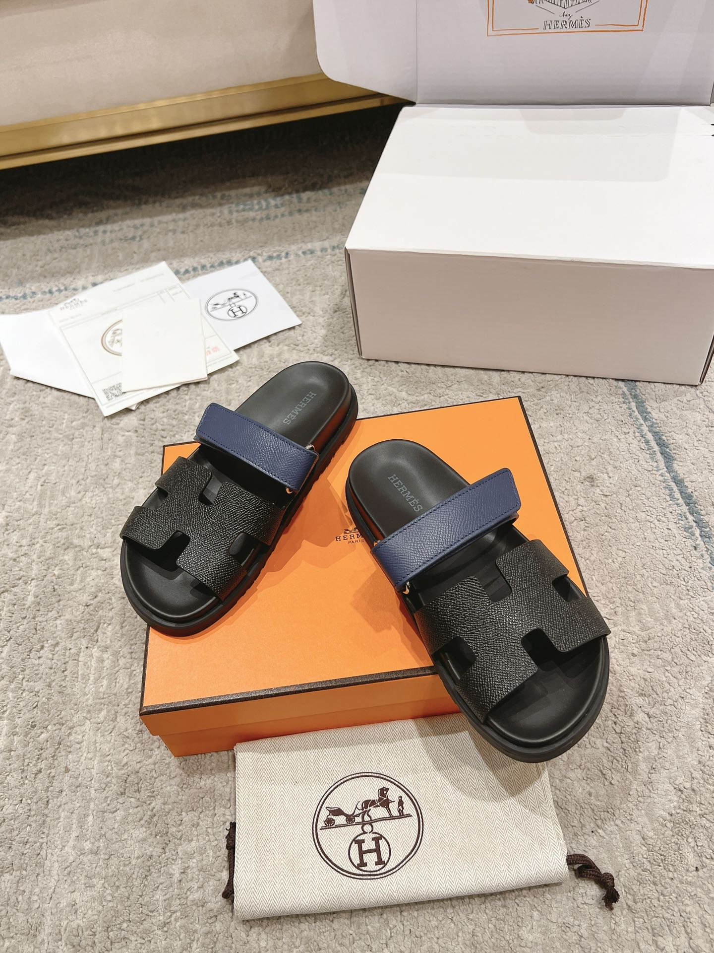 Hermès Chypre Suede Unisex Slides