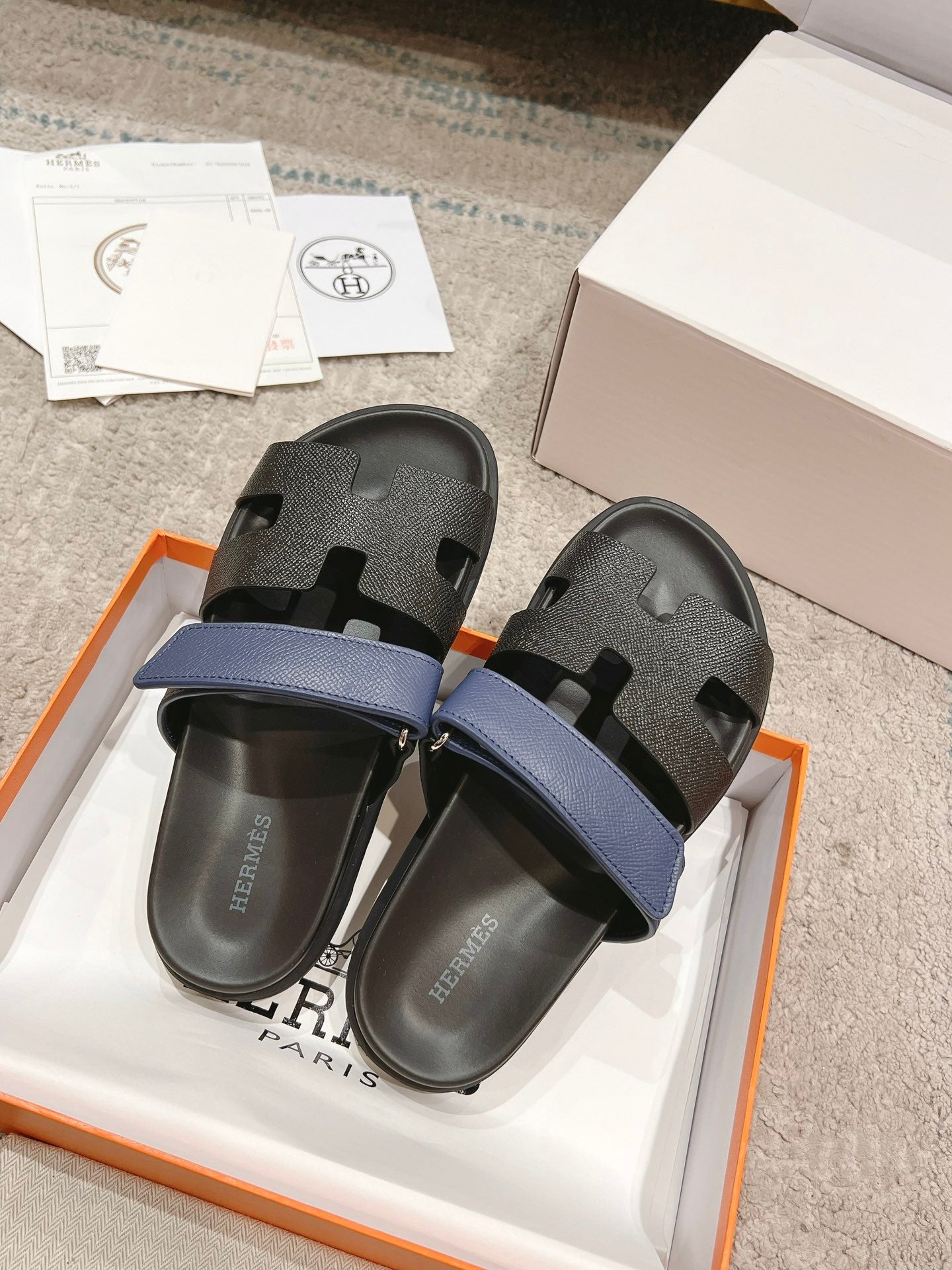Hermès Chypre Suede Unisex Slides