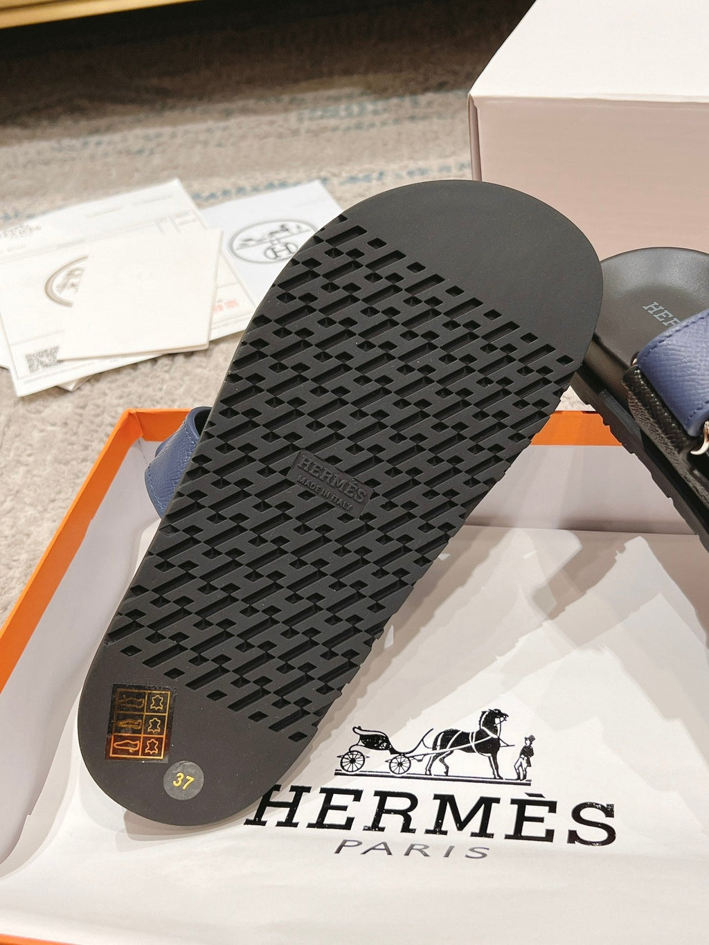 Hermès Chypre Suede Unisex Slides