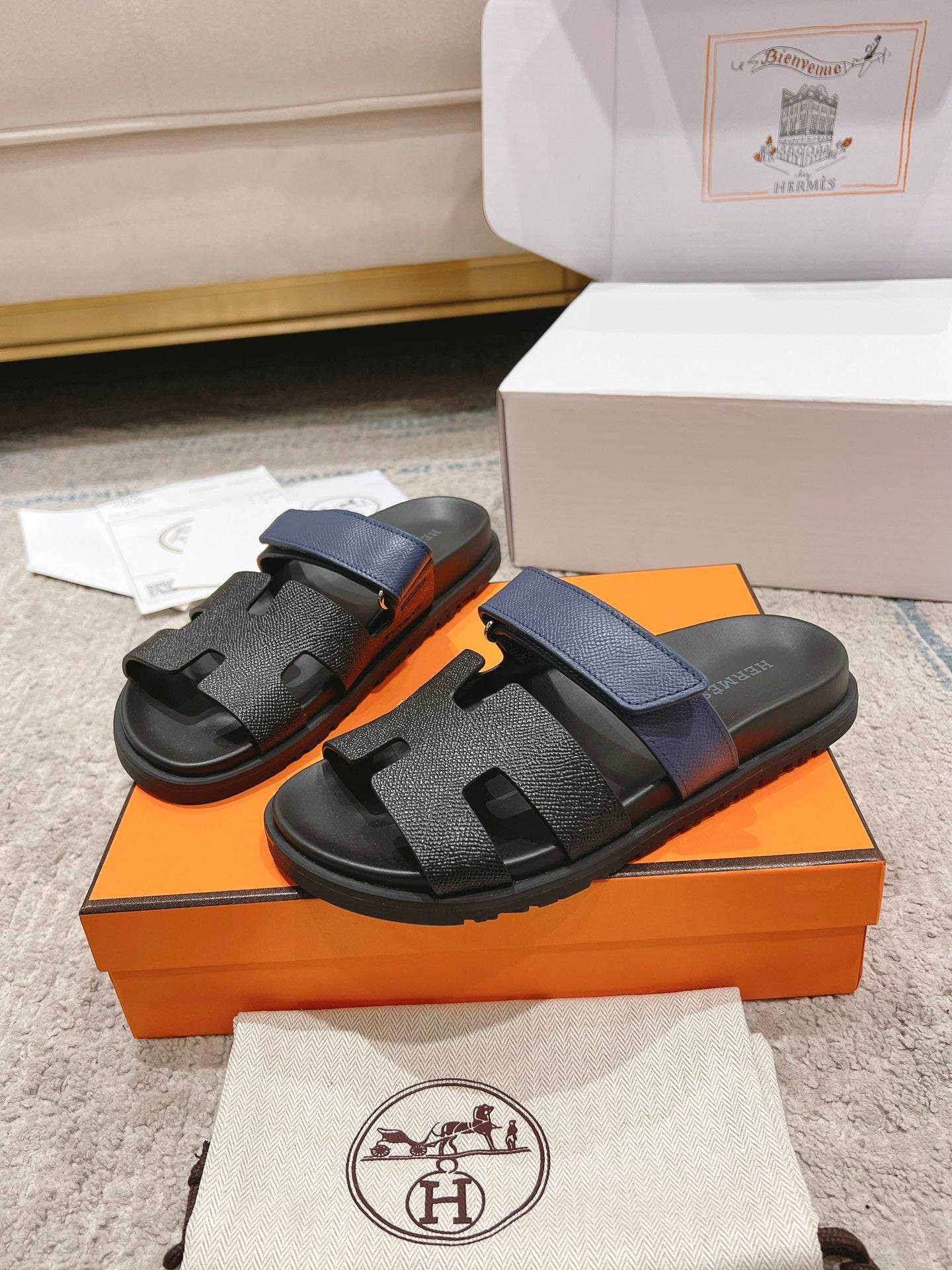 Hermès Chypre Suede Unisex Slides