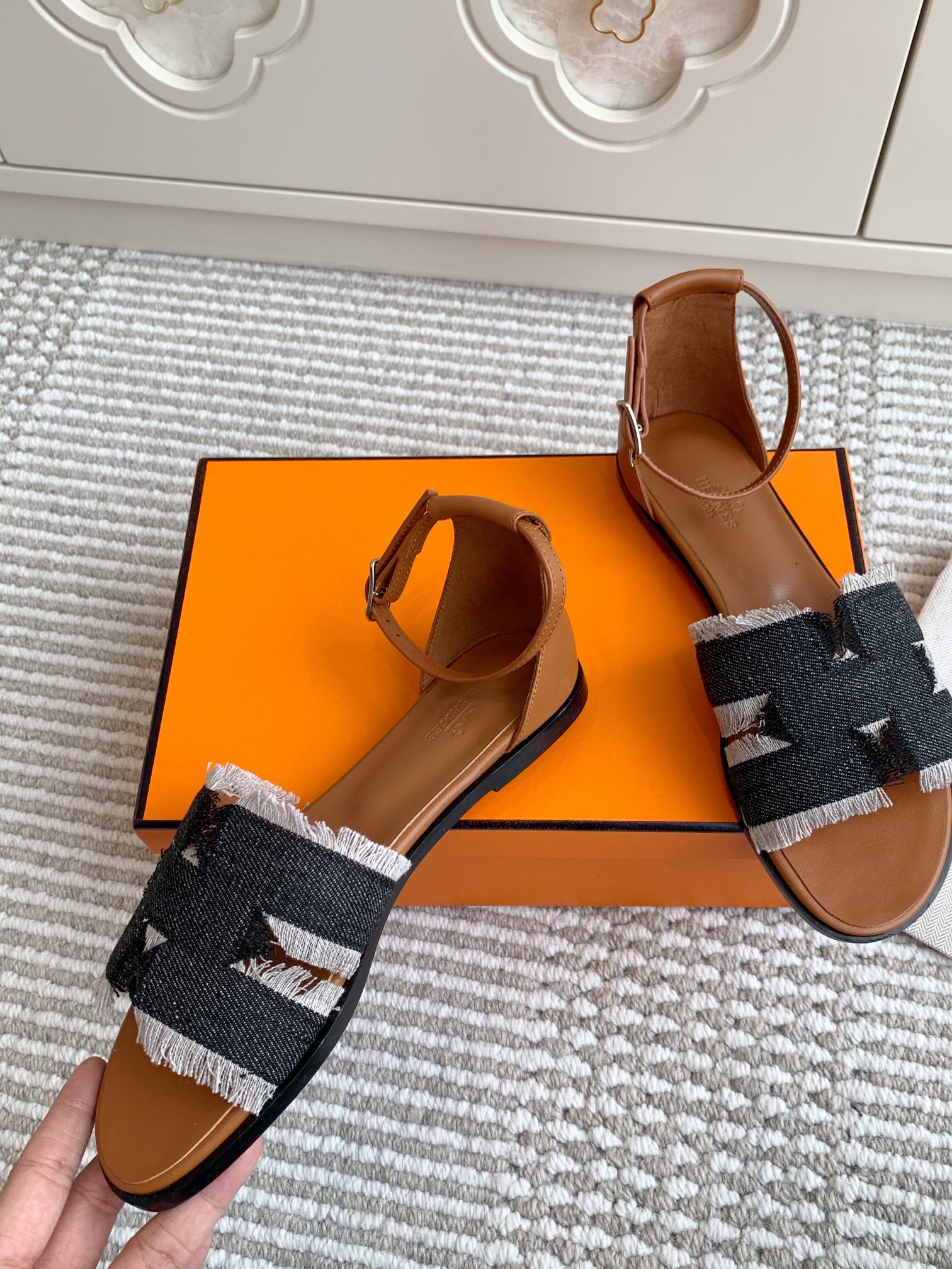 Hermès Santorini Classic H Flat Sandals