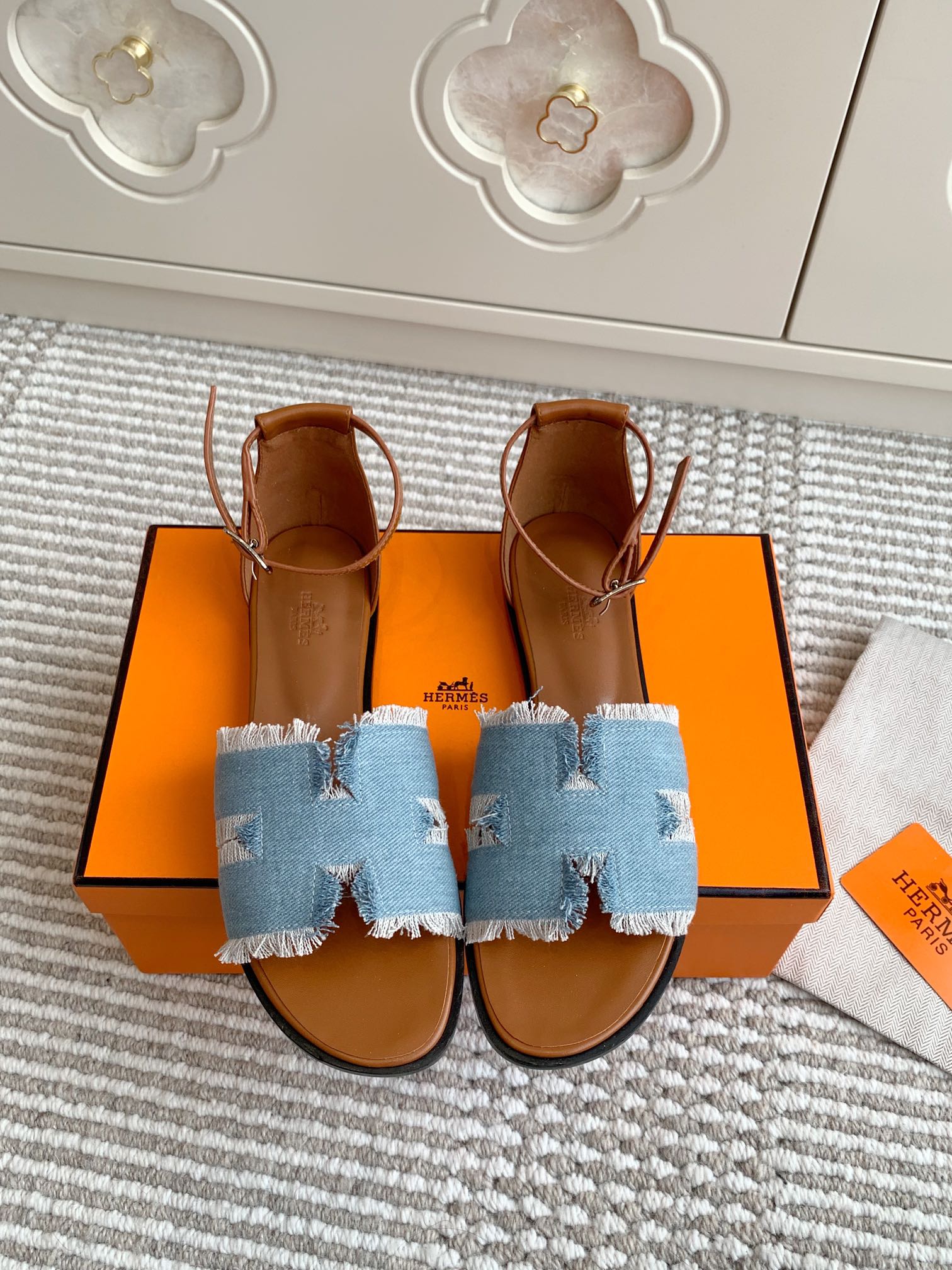 Hermès Santorini Classic H Flat Sandals