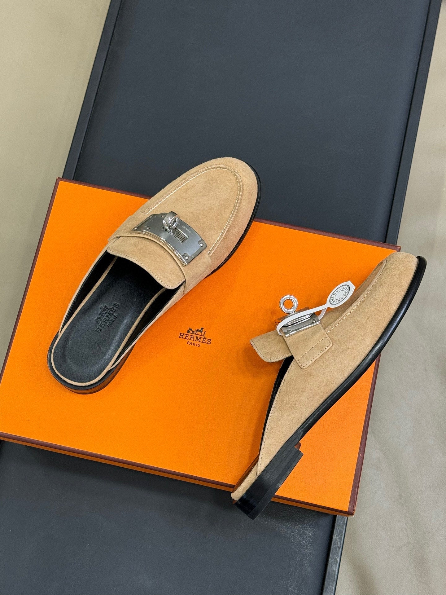 Hermes Kelly Wide Buckle Mules – 2025 Collection