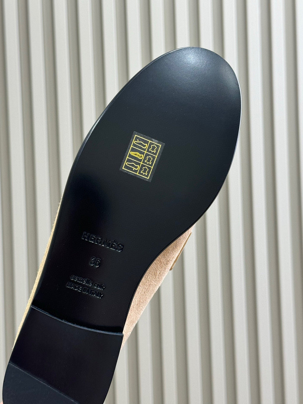 Hermes Kelly Wide Buckle Mules – 2025 Collection
