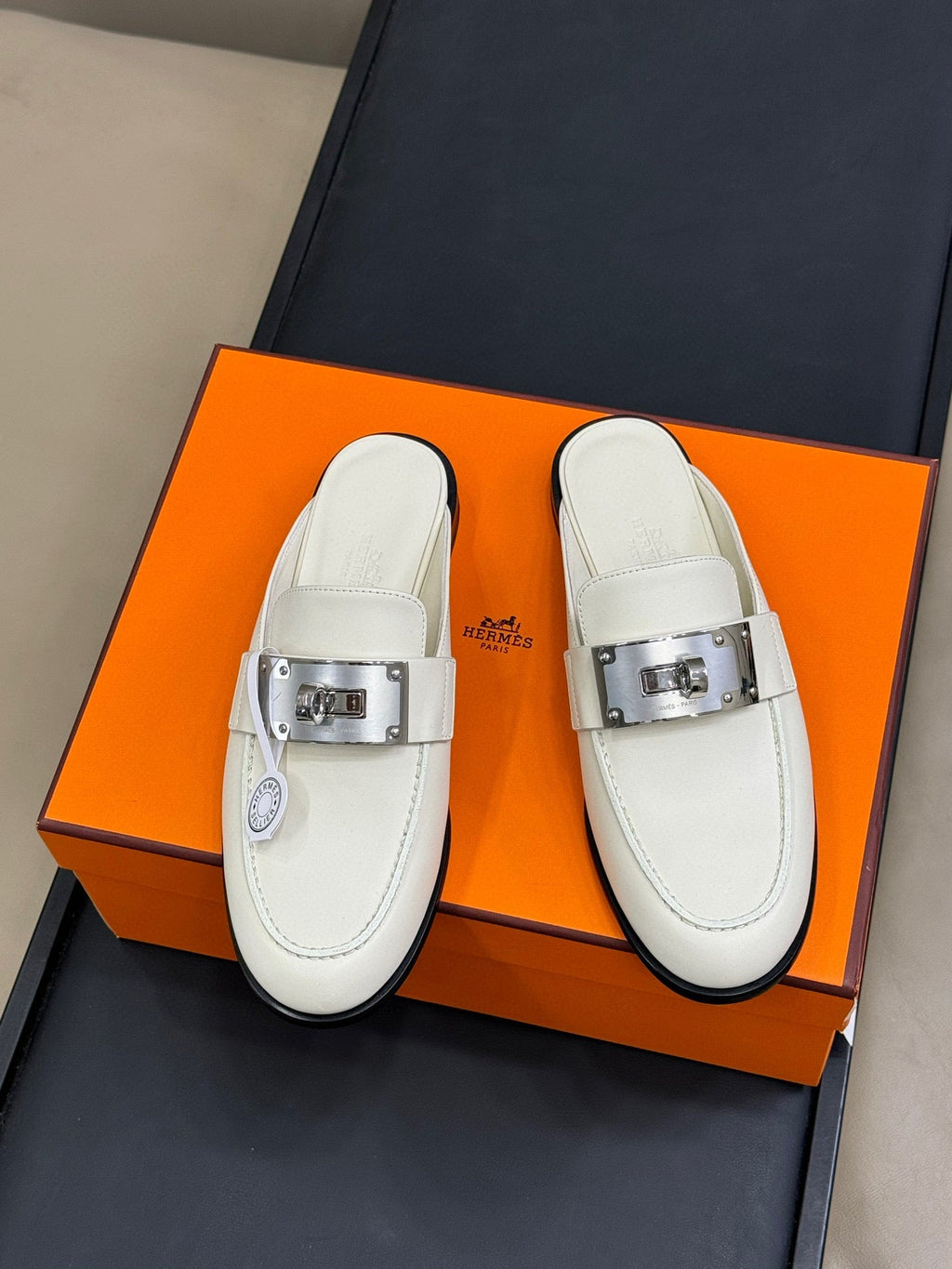 Hermes Kelly Wide Buckle Mules – 2025 Collection