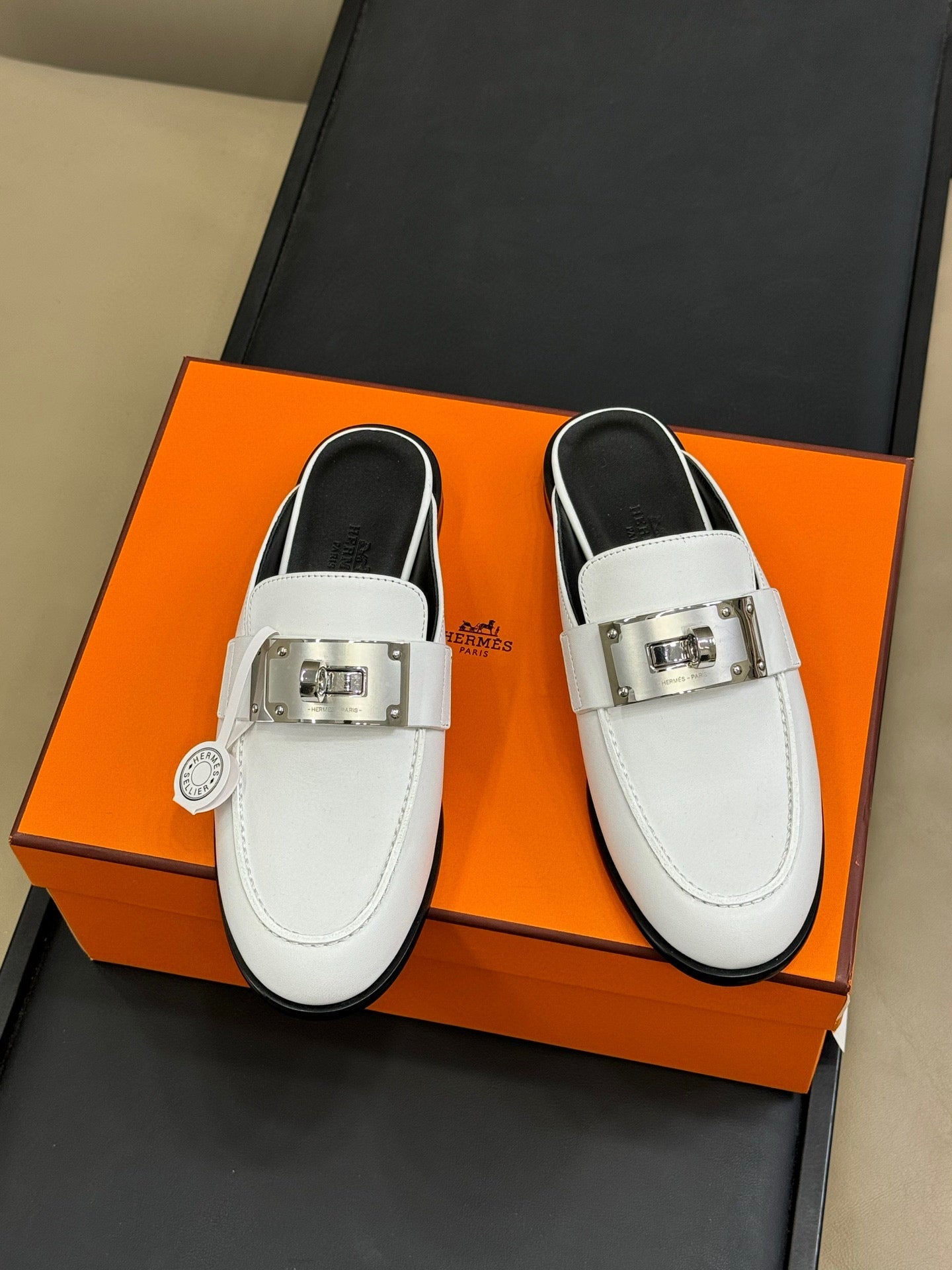 Hermes Kelly Wide Buckle Mules – 2025 Collection