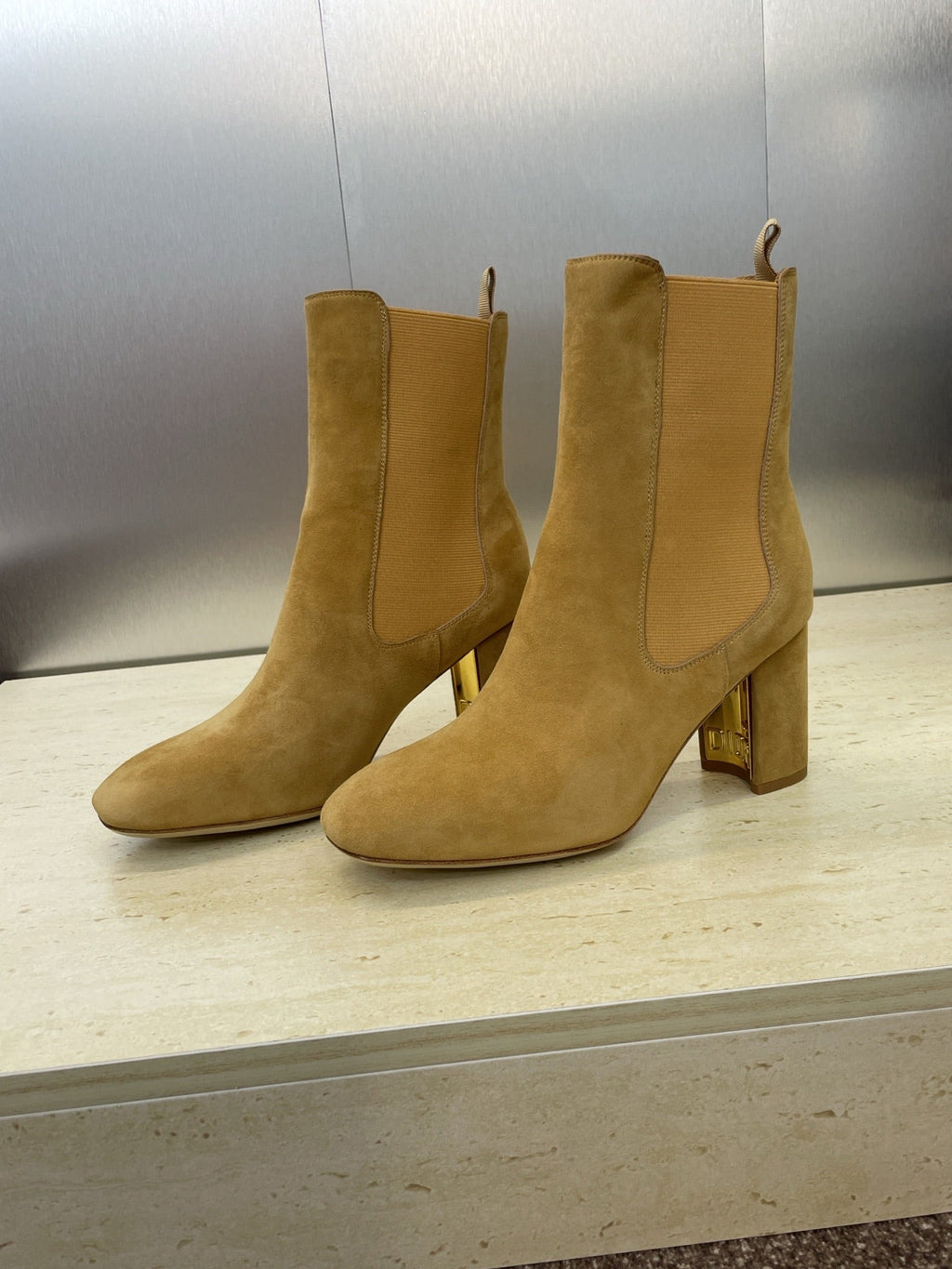 Dior D-Art Chunky Heel Chelsea Ankle Boots – 2025FW