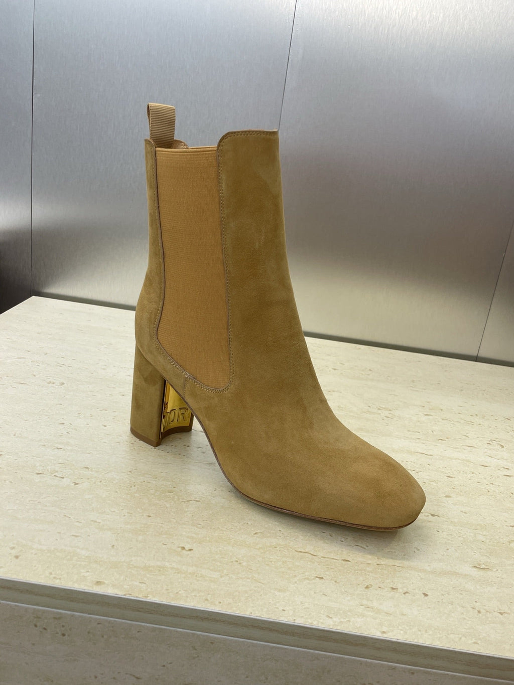 Dior D-Art Chunky Heel Chelsea Ankle Boots – 2025FW