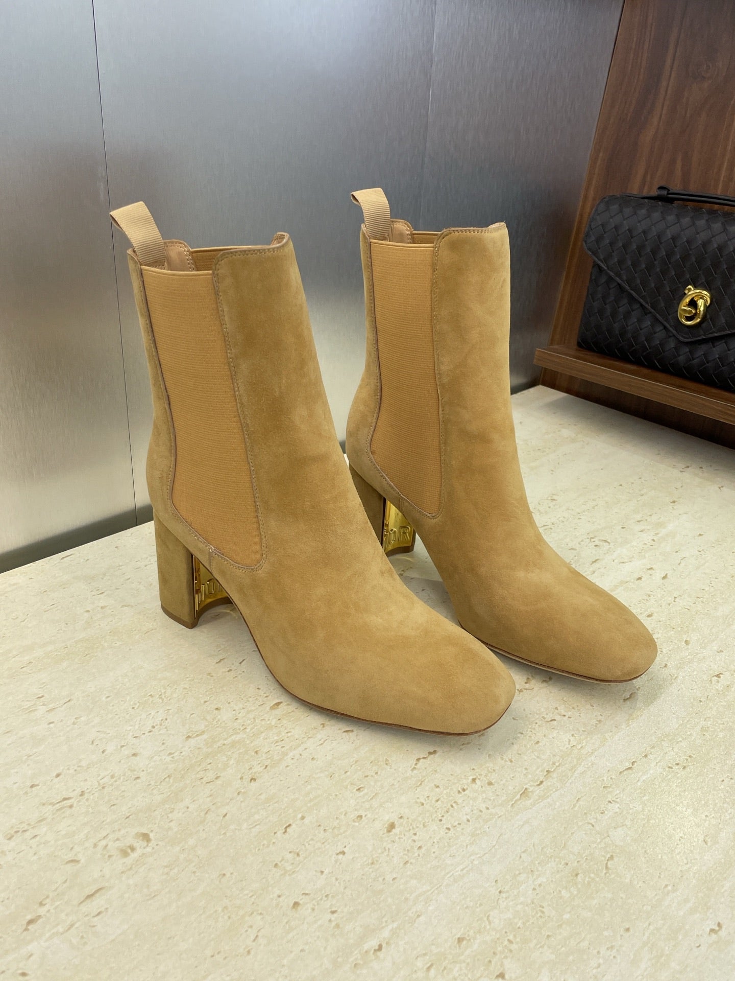 Dior D-Art Chunky Heel Chelsea Ankle Boots – 2025FW