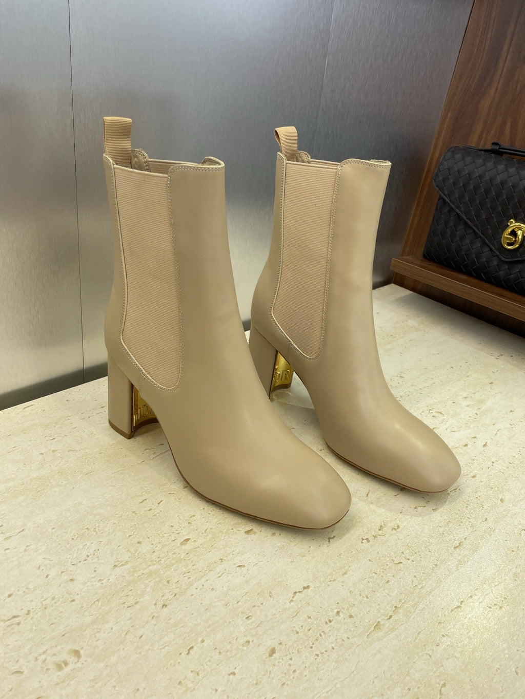 Dior D-Art Chunky Heel Chelsea Ankle Boots – 2025FW