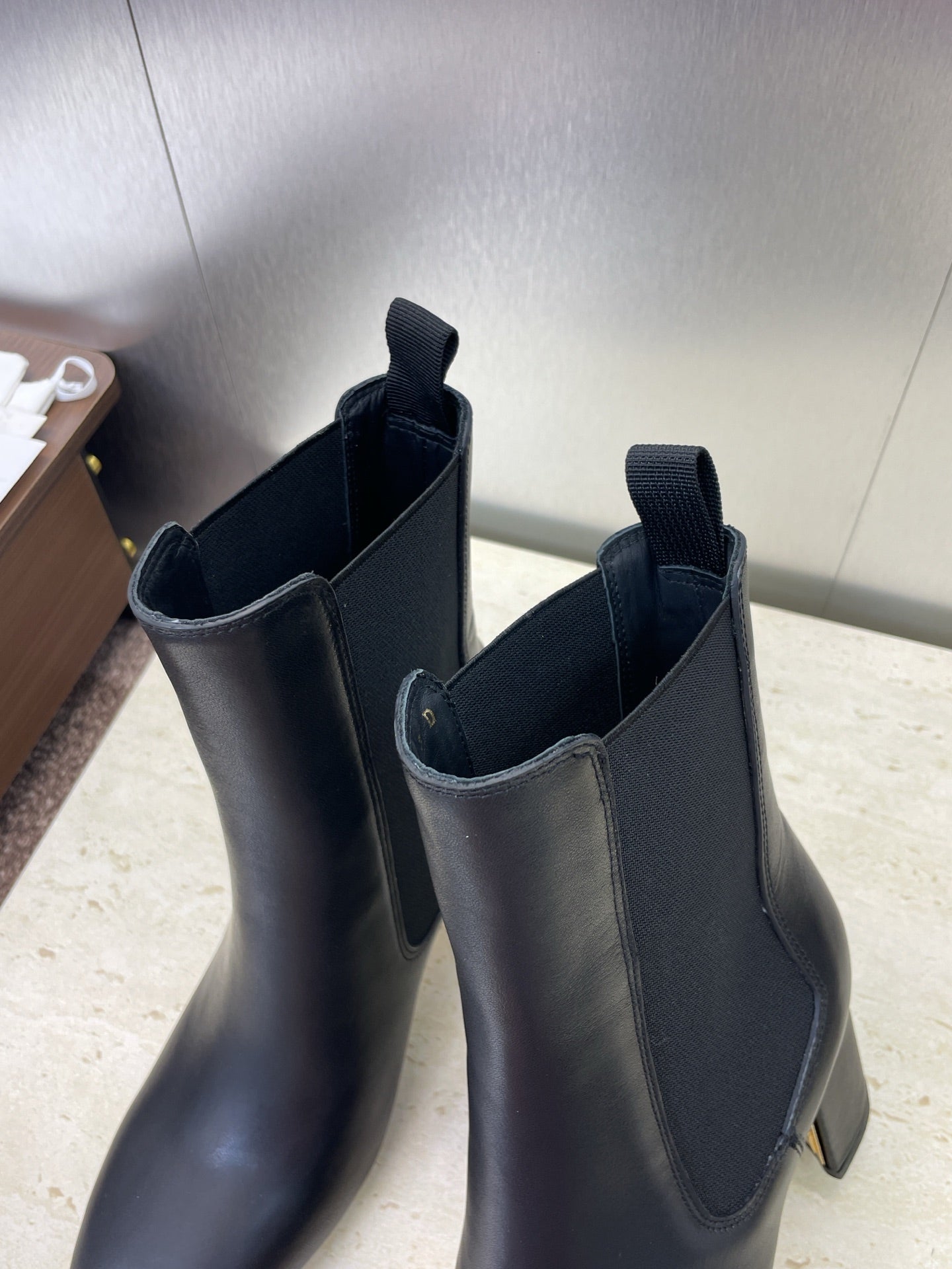 Dior D-Art Chunky Heel Chelsea Ankle Boots – 2025FW