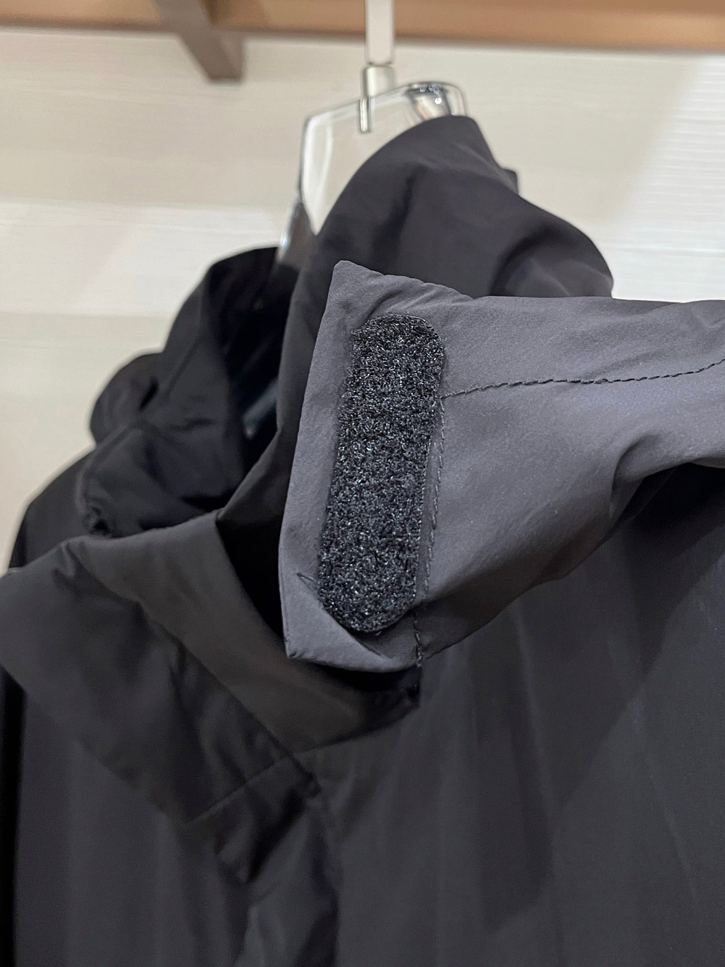 Prada Men's Detachable Hooded Re-Nylon Jacket – SS25