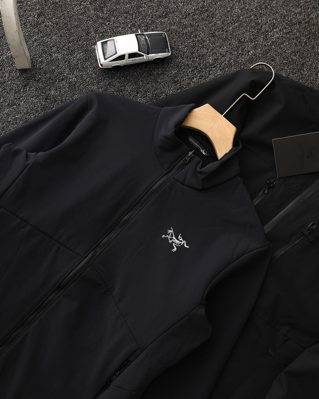 Arc'teryx 3-in-1 Detachable Windbreaker Jacket – 24FW