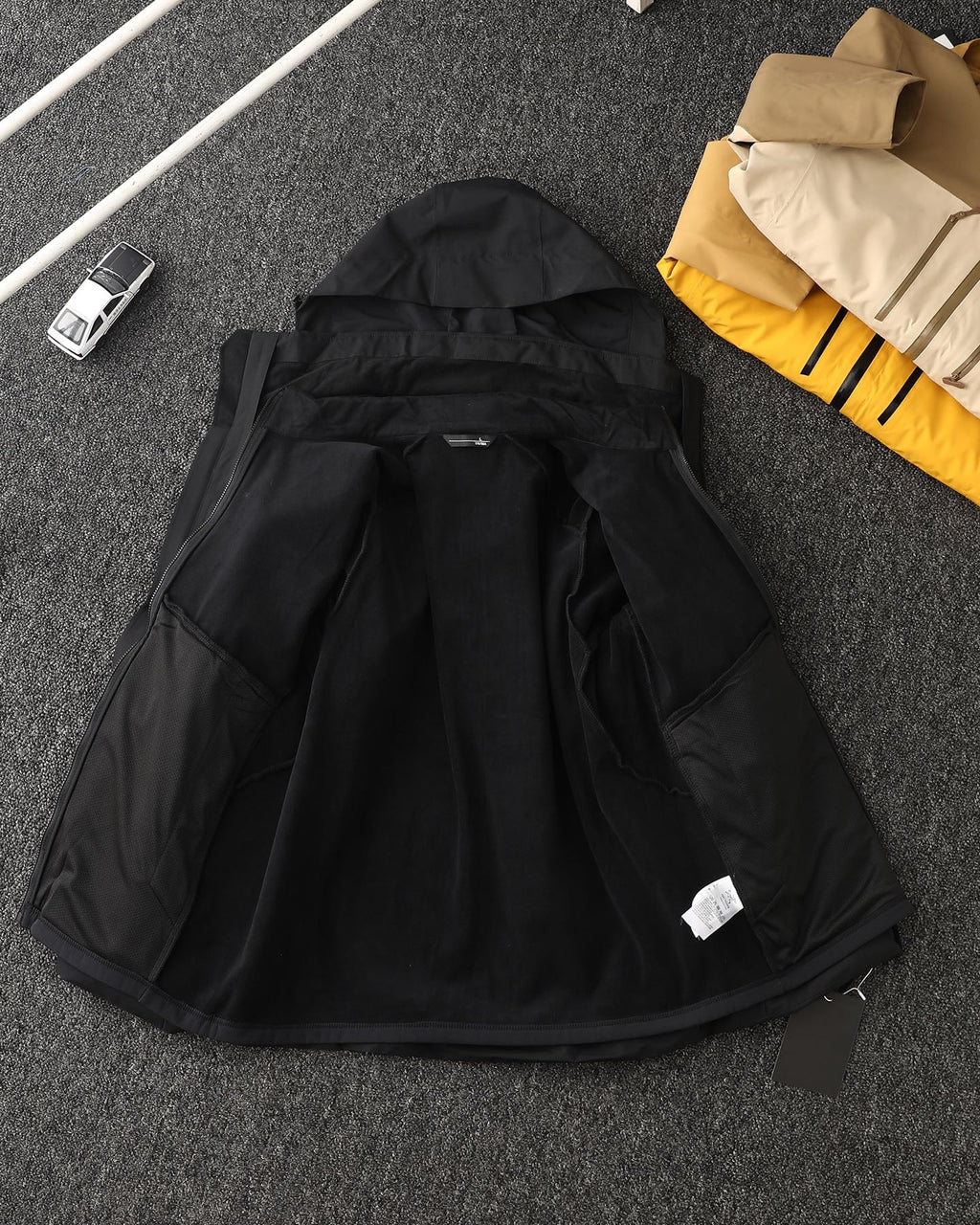 Arc'teryx 3-in-1 Detachable Windbreaker Jacket – 24FW