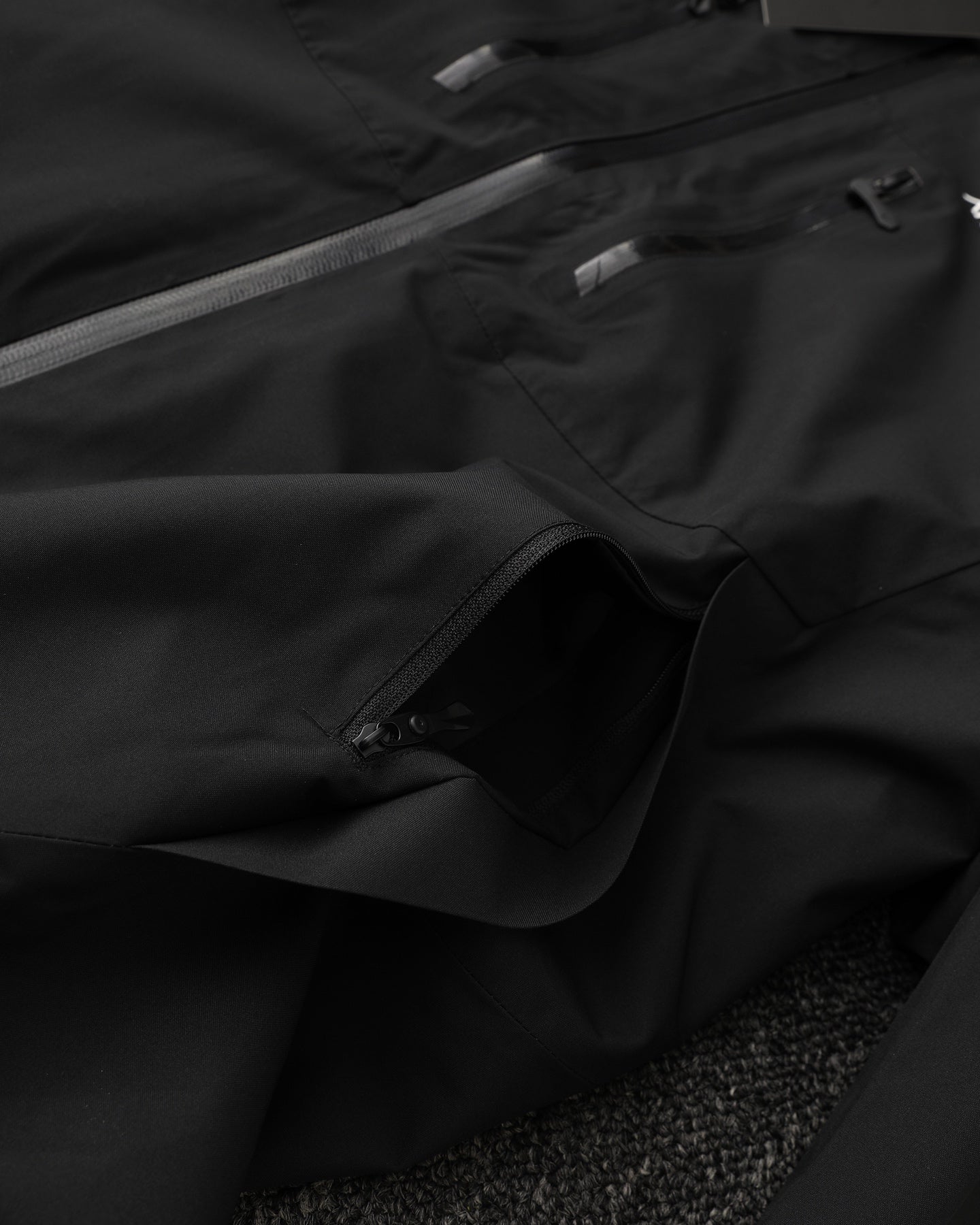 Arc'teryx 3-in-1 Detachable Windbreaker Jacket – 24FW