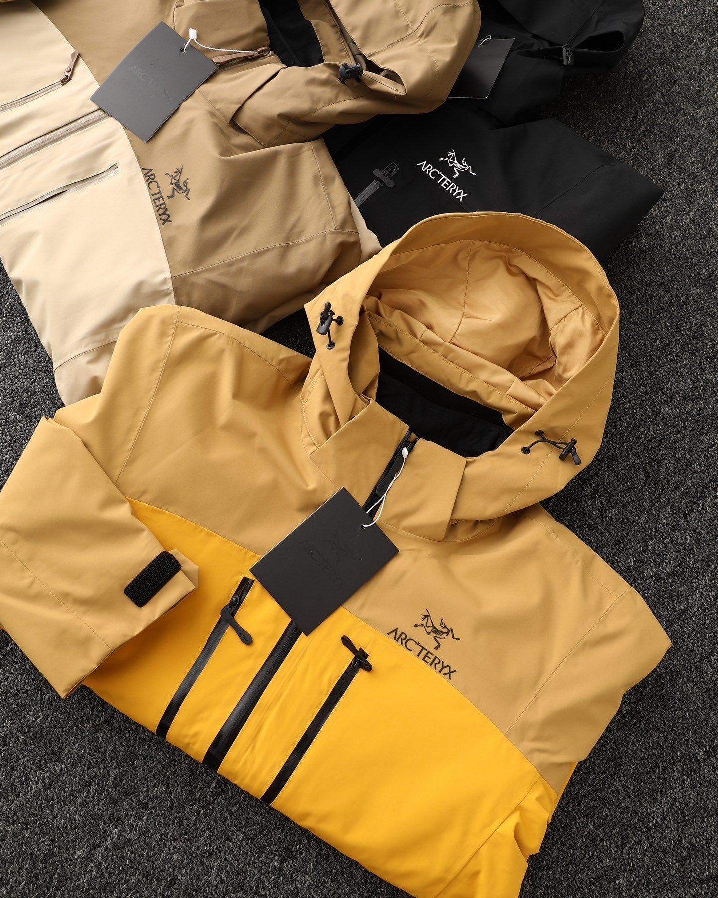 Arc'teryx 3-in-1 Detachable Windbreaker Jacket – 24FW