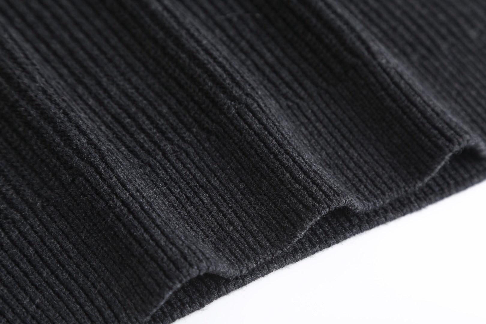 Gucci Wool Cashmere Blend Ribbed Knit Sweater